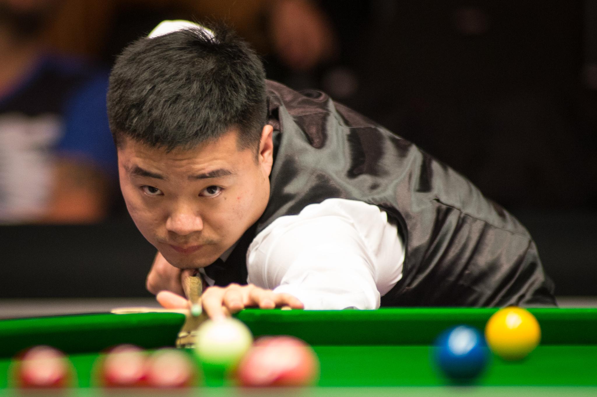 与表现并不 与表现并不