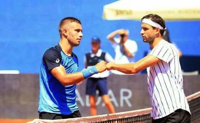 与此同时 与此同时